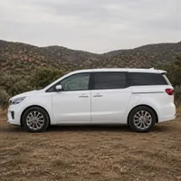 Kia Carnival — side